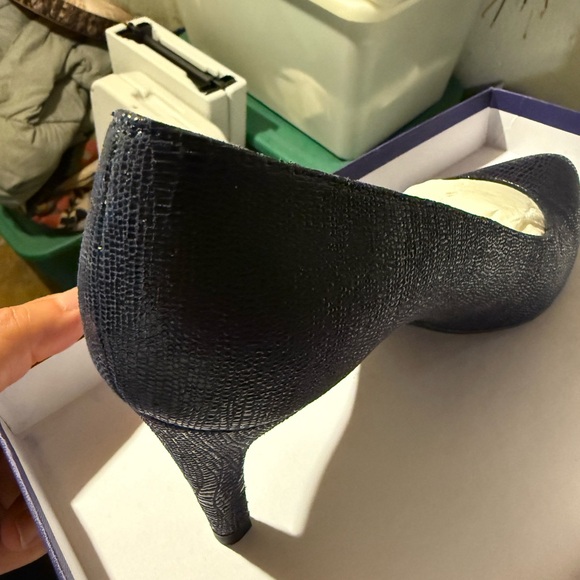 Stuart Weitzman Shoes - Picture 6 of 10